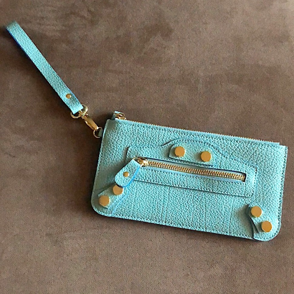 Steve Madden 🩵 Wristlet